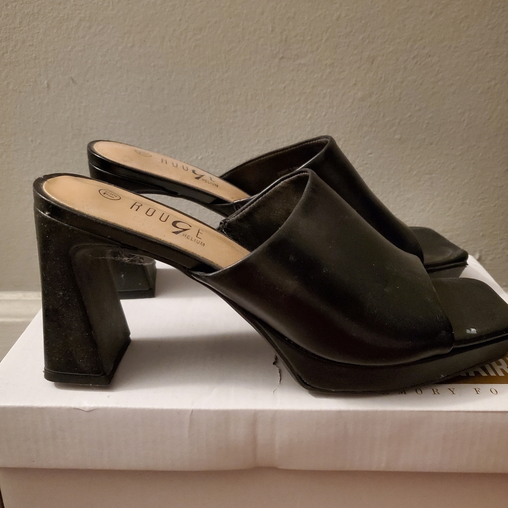 Square open toe heel